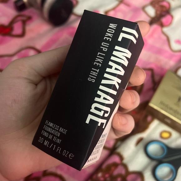 IL MAKIAGE Other - IL MAKIAGE Woke Up Like This Foundation - Shade 020 (With Box)